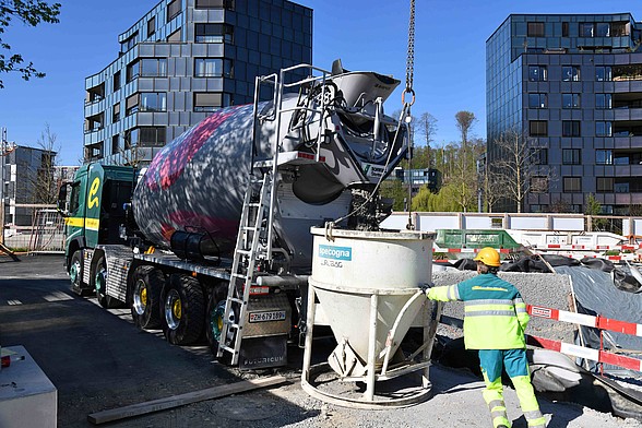 Lieferung zirkulit® Beton mit Elektro-Fahrmischer